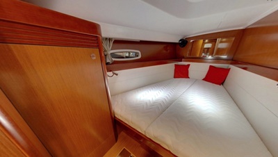 NYC sailboat  yacht 54 stateroom